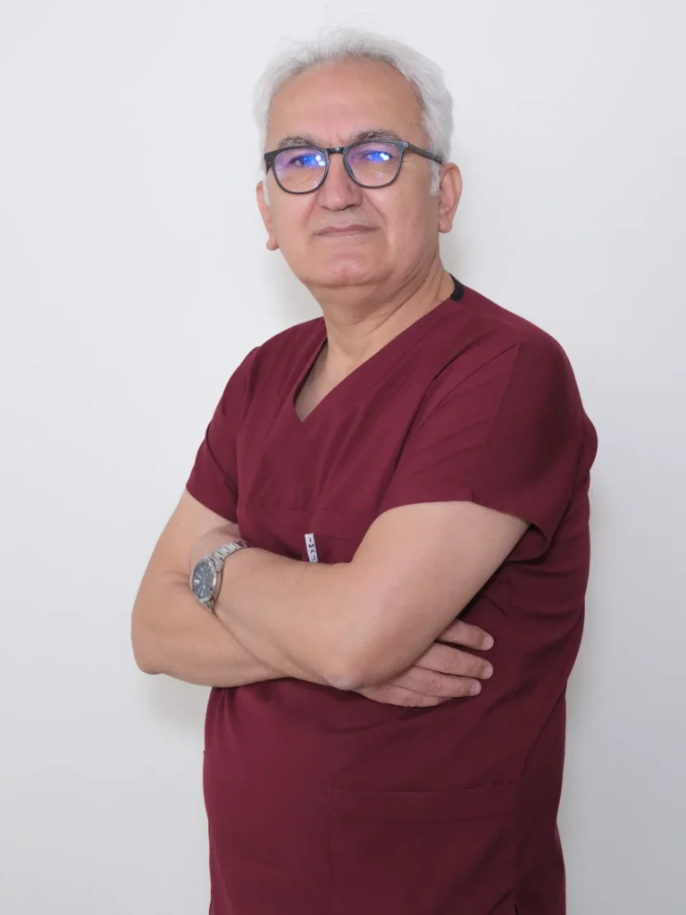 Diş Hekimi Şenol Akyol