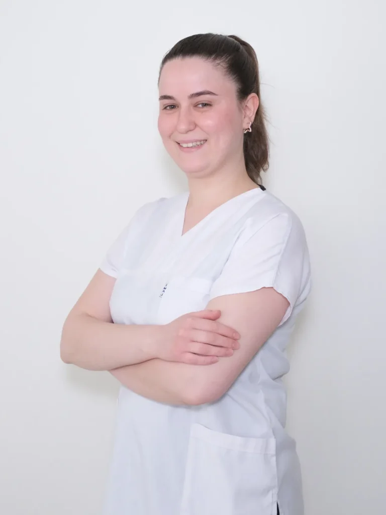 Hekim Asistanı Büşra Erbil Hekim Asistanı Büşra Erbil