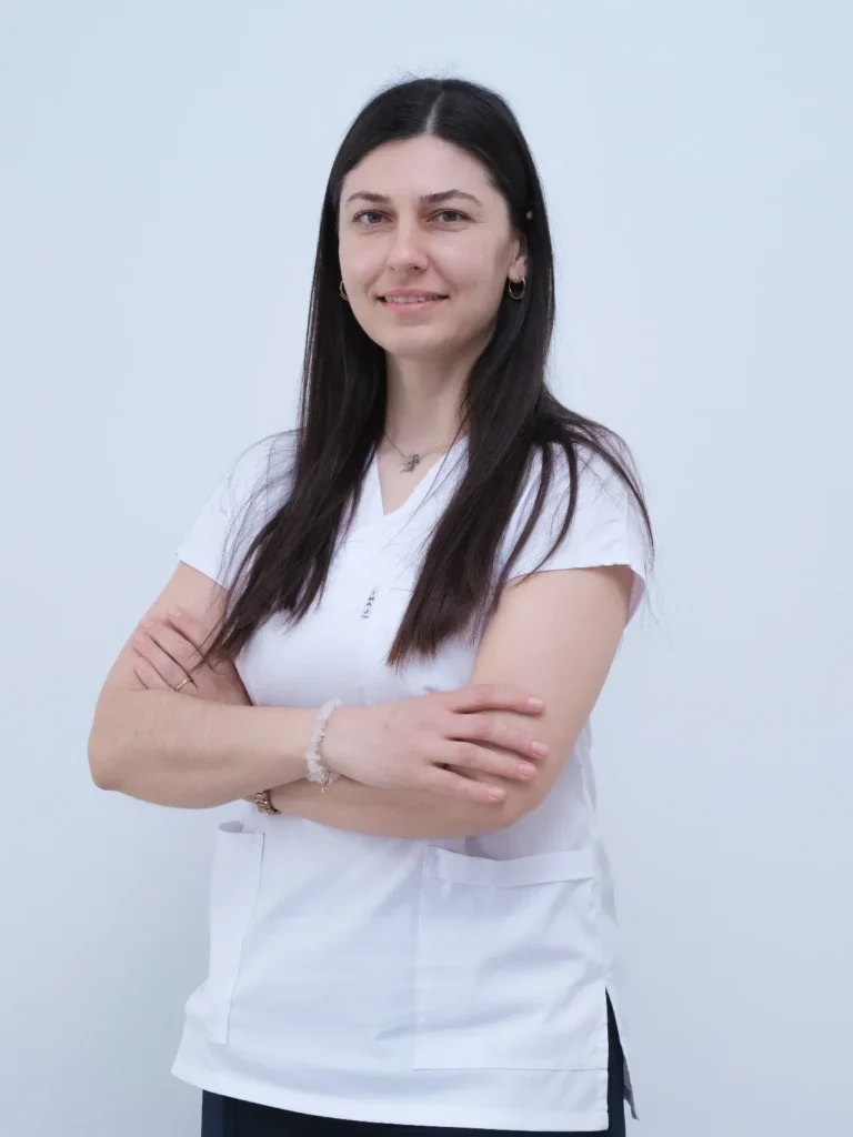 Hekim Asistanı Emine Güleç