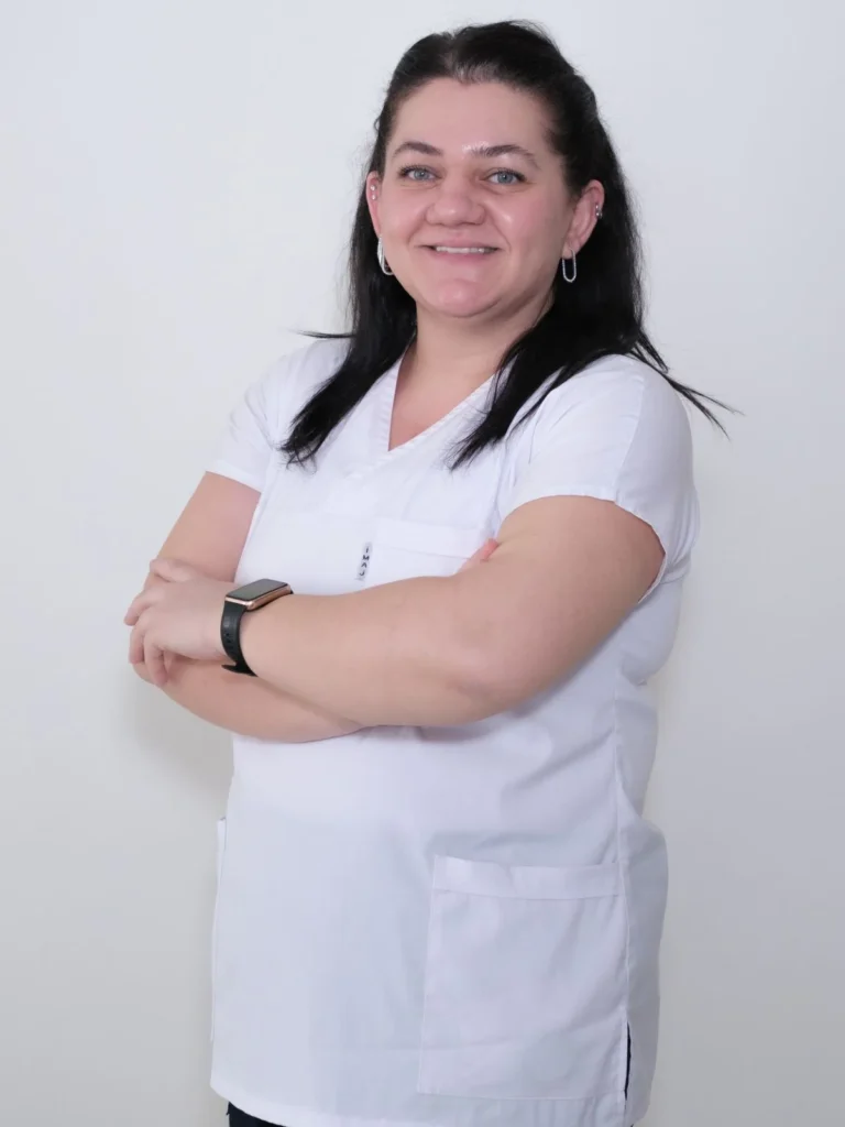 Hekim Asistanı Hande İşçioğlu Hekim Asistanı Hande İşçioğlu